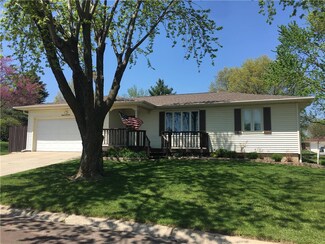 1809 Saint Joseph St, Trenton, MO 64683