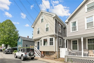 65 Kingston Ave, Newport, RI 02840