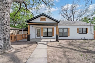 105 E Pafford St, Del Rio, TX 78840