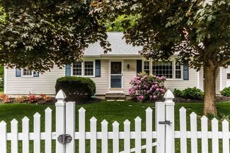 23 Knollwood Cir, Contoocook, NH 03229