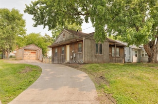 2721 Cornell St, Des Moines, IA 50313