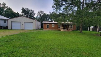 29660 Bobcat Dr, Warsaw, MO 65355
