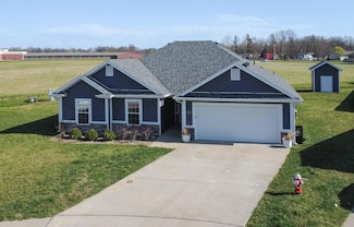 801 Shawn Ct, Centralia, MO 65240