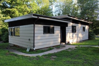 23 School St, Granby, MA 01033
