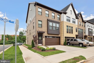 4901 Longmire Way, Chantilly, VA 20151