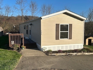 104 Mary Lynn Ln, Valencia, PA 16059