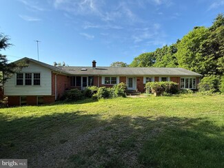147 N Side Park, Louisa, VA 23093