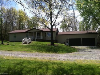 10805 Lawndell Rd SW, Navarre, OH 44662