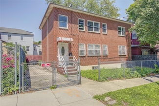 39-32 54th St, Flushing, NY 11377