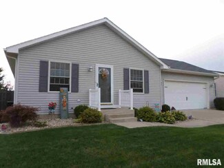 1902 13th St, Silvis, IL 61282