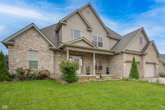 3247 Moonlight Ct, Columbus, IN 47203