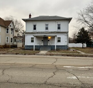 704 Locust St, Sterling, IL 61081