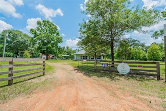 1003 Ellisor Rd, New Waverly, TX 77358