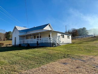 633 Lots Gap Rd, Fort Chiswell, VA 24360