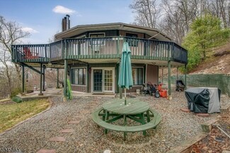 13 Sunrise Trail, Sandyston, NJ 07826