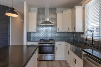2003 Bayview Heights Dr Unit 108, San Diego, CA 92105