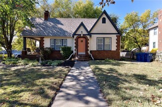 224 N Lightburne St, Liberty, MO 64068