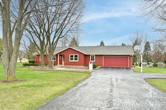 S87W31119 Meyer Dr, Mukwonago, WI 53149