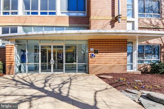 355 I St SW Unit S114, Washington, DC 20024
