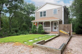 17 Barnacle Dr E, Wakefield, RI 02879