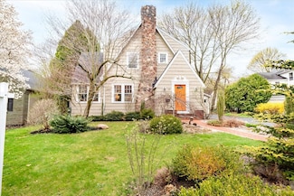 139 Chadbourne Rd, Rochester, NY 14618