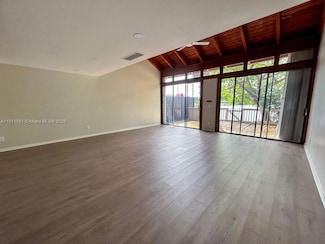7876 NW 11th Place, Plantation, FL 33322