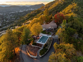 2020 NE Ridge Rd, Grants Pass, OR 97526