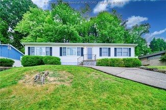 806 Litz Dr, Charleston, WV 25311
