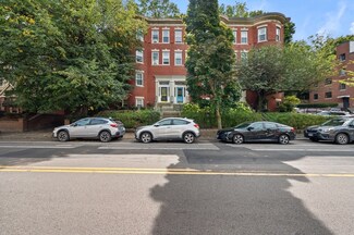 638 Washington St Unit 1, Brookline, MA 02446