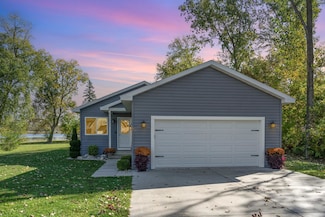 233 Lakeview Ct, Beaverton, MI 48612