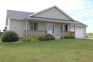 588 5th Ave SE, Dover, MN 55929