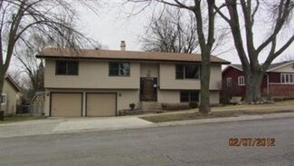 125 Mckinstry Dr, Elgin, IL 60123