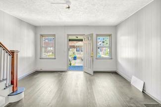 84 Ives St, Waterbury, CT 06704