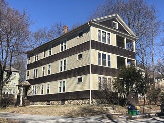 30 Deerfield St, Worcester, MA 01602