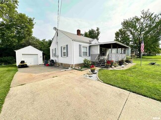 519 W Sunset Dr, Eureka, IL 61530