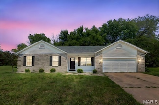 25 Clark Dr, Fairview Heights, IL 62208