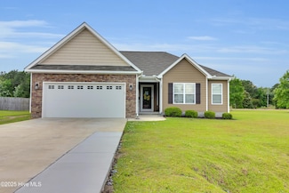 100 Trellis Ln, Vanceboro, NC 28586