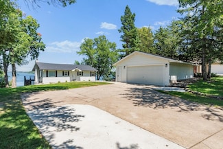 2503 S Le Homme Dieu Dr NE, Alexandria, MN 56308