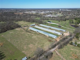 12041 S Robin Rd, Gentry, AR 72734