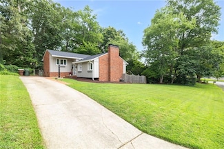 2302 Running Brook Dr, Greensboro, NC 27408