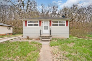 906 Olive St, New Haven, MO 63068