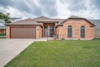 209 Commonwealth Cir, Grand Prairie, TX 75052