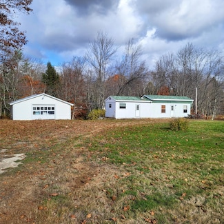 14 Norway Rd, Waterford, ME 04088