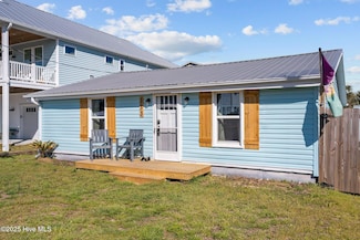 333 S 4th Ave, Kure Beach, NC 28449