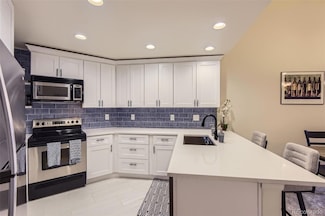 8623 E Dry Creek Rd Unit 422, Englewood, CO 80112