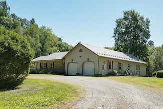 255 Mud Pond Rd, Williston, VT 05495