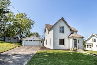 105 N 6th St, Goodhue, MN 55027