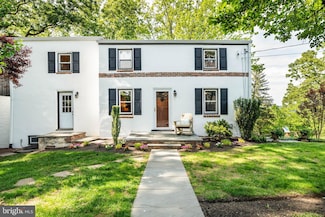 37 Watch Hill Ln, Malvern, PA 19355