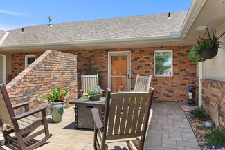 1134 Rockhurst Dr, Lincoln, NE 68510