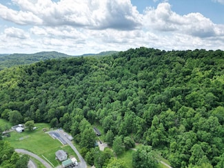 1704 Saltwell Rd, Shinnston, WV 26431